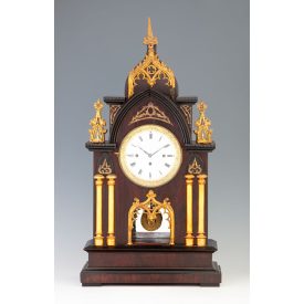 Neogótikus asztali óra