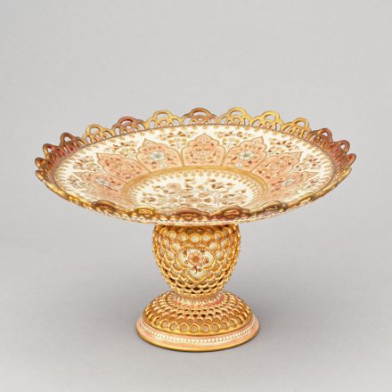 Zsolnay tortatál a Méhsejtes-sorozatból