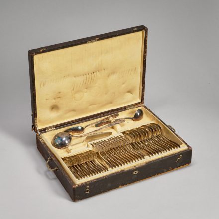 12 személyes 76 darabos evőeszköz készlet