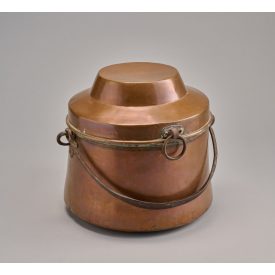 Füles fedeles edény