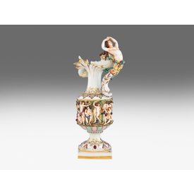 Német díszkancsó Bacchanália jelenettel