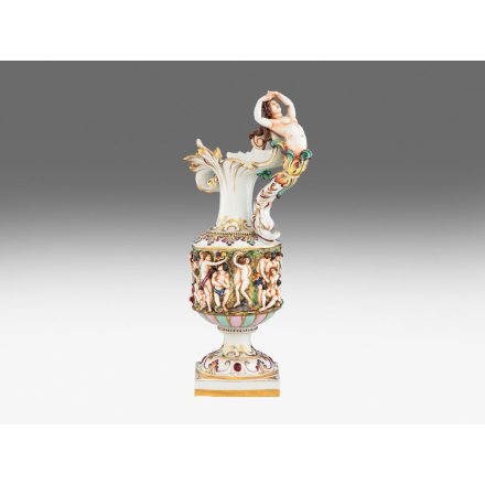 Német díszkancsó Bacchanália jelenettel