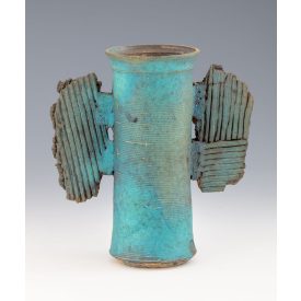 P. Benkő Ilona: Kék szárnyas váza