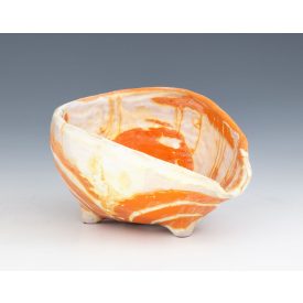 Gorka Lívia: Narancs csigavonalas dísztál