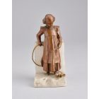 Szecessziós lány figura mókussal