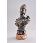 Louis Auguste Moreau után: Női büszt