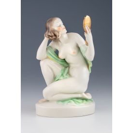 Tükröt tartó nőalak