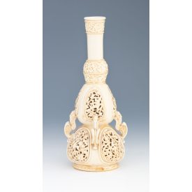 Zsolnay váza az Old Ivory sorozatból