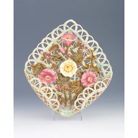 Zsolnay dísztál a Mályvás sorozatból