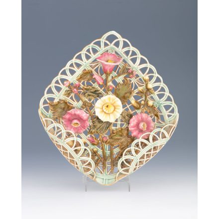 Zsolnay dísztál a Mályvás sorozatból