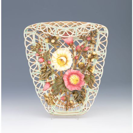 Zsolnay dísztál a Mályvás sorozatból