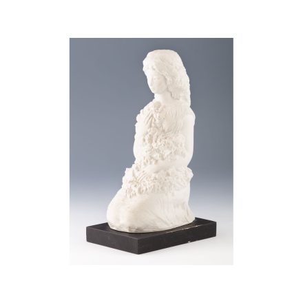 R. Kiss Lenke: Kislány virággal