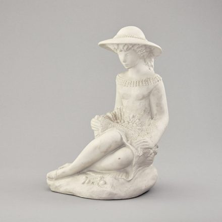 R. Kiss Lenke: Porcelán figura - Kalapos hölgy