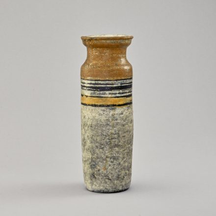 Gorka Lívia: Mustárszín váza