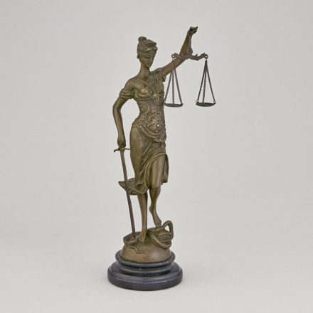 Justitia szobor